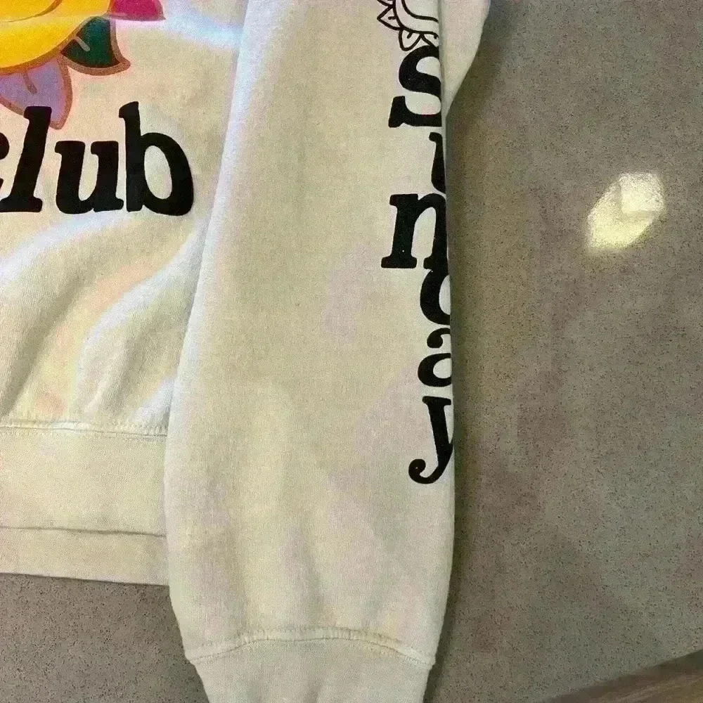 Urban outfitters BDG sweatshirt - Picture 3 of 10